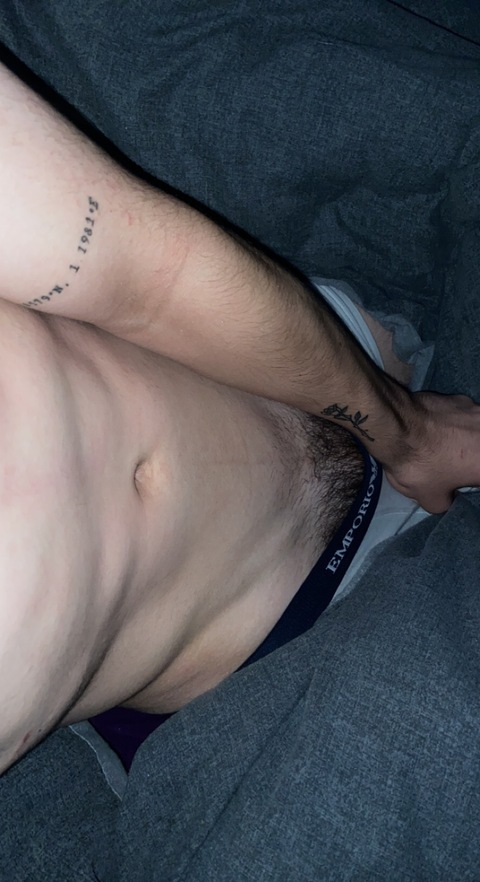 aaronrt onlyfans leaked picture 1