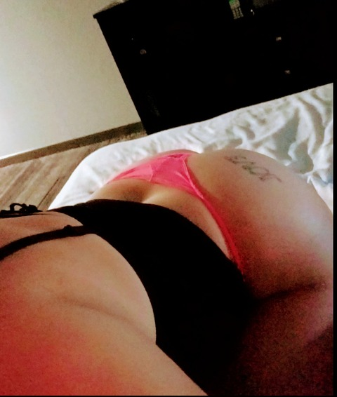 aprillynn35 onlyfans leaked picture 1