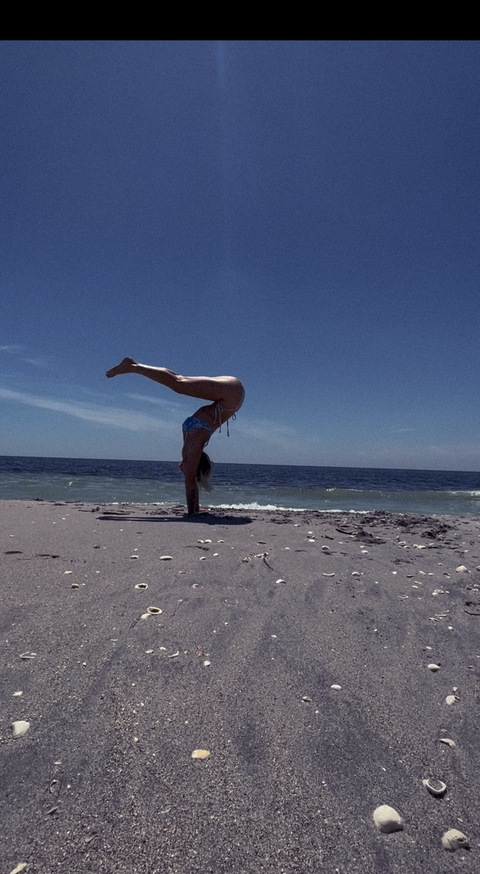 ariezz onlyfans leaked picture 1