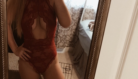 ashmariee onlyfans leaked picture 1