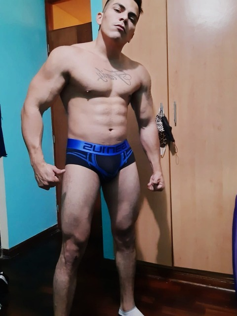 brandon.al2710 onlyfans leaked picture 1