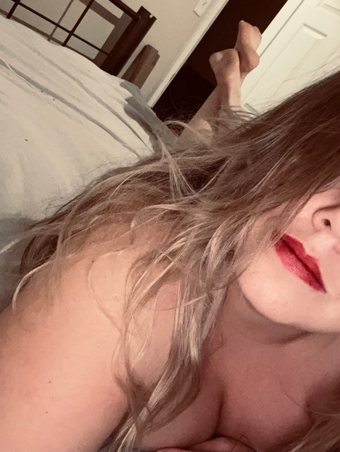 curvytemptation4u onlyfans leaked picture 1