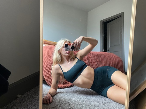 daphne0fficial onlyfans leaked picture 1