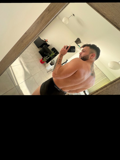 davidmanzanill onlyfans leaked picture 1