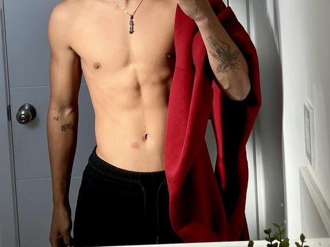 dylonshogo onlyfans leaked picture 1