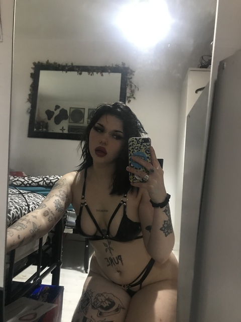 evehill_x onlyfans leaked picture 1