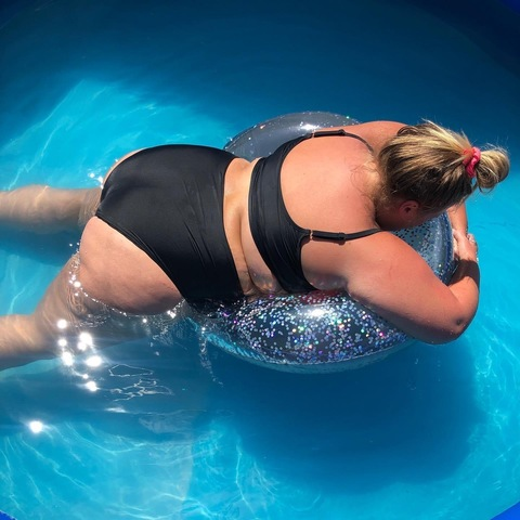 funnyfatgirl onlyfans leaked picture 1