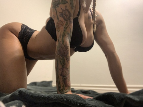 genesisgrey onlyfans leaked picture 1