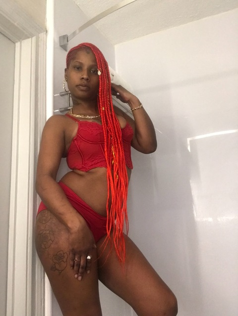 hoochiemama29 onlyfans leaked picture 1