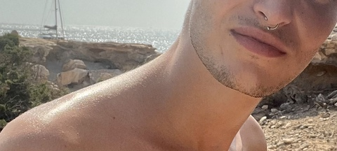 ivanpazxxx onlyfans leaked picture 1