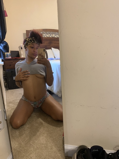 k.kyl31 onlyfans leaked picture 1