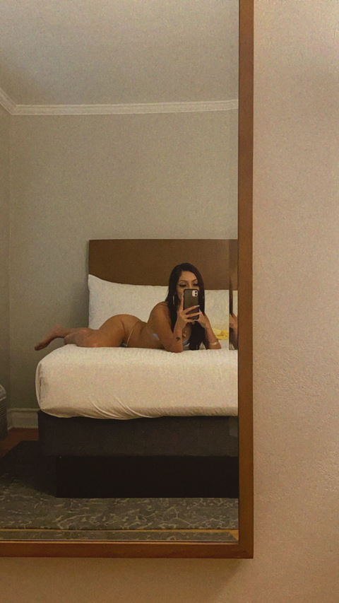 mamacitaa420 onlyfans leaked picture 1