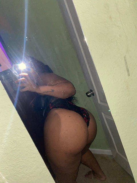 misslovely23 onlyfans leaked picture 1