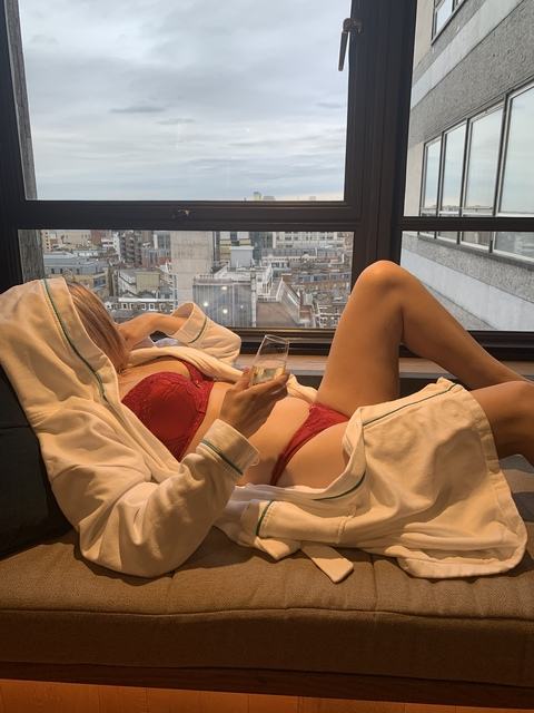 mysteryblondie onlyfans leaked picture 1