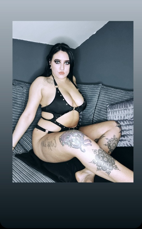 nikki-foxx onlyfans leaked picture 1