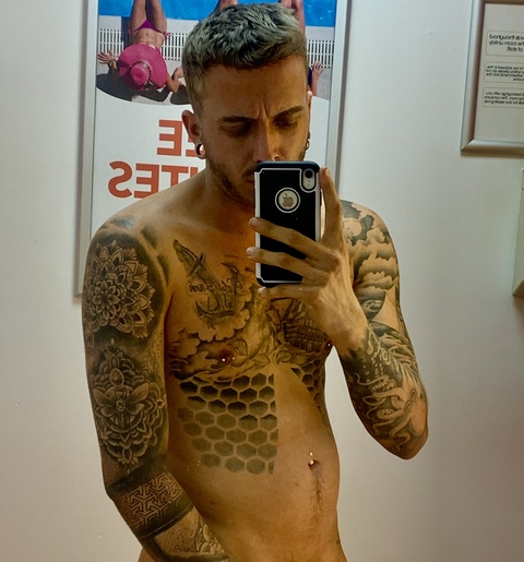 noakesy94 onlyfans leaked picture 1