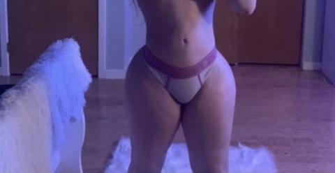 prettierthanyouuuuu onlyfans leaked picture 1