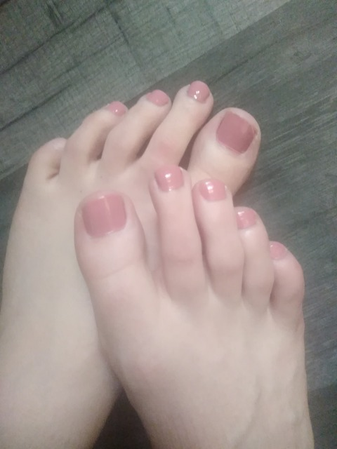 queeniefeetxo onlyfans leaked picture 1