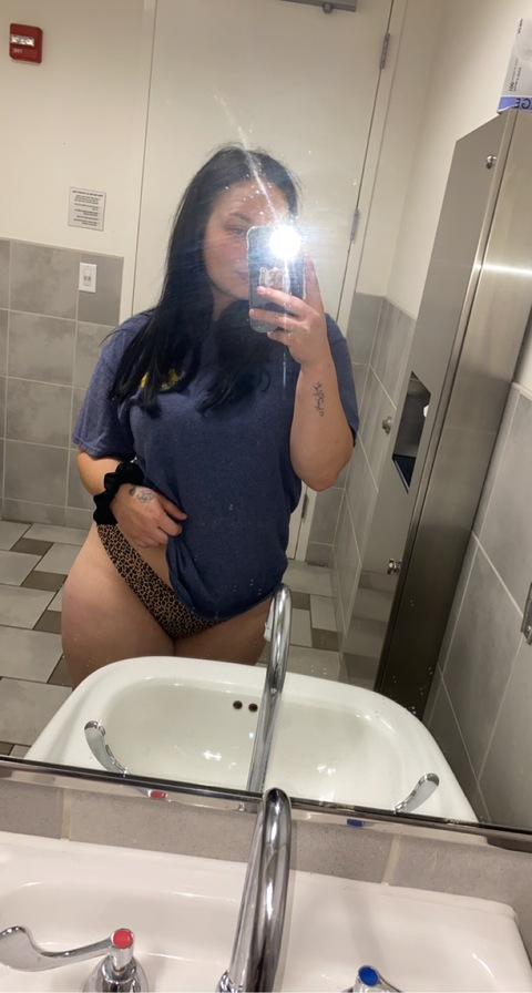 raynesierra onlyfans leaked picture 1
