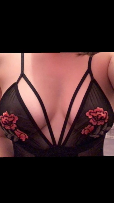 rose789 onlyfans leaked picture 1