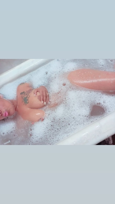 sassyblonde19 onlyfans leaked picture 1