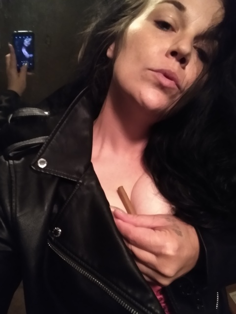 smokingwoman onlyfans leaked picture 1