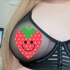 Free access to strawberrymilkkk (StrawberryMilk) Leaked OnlyFans 

 profile picture
