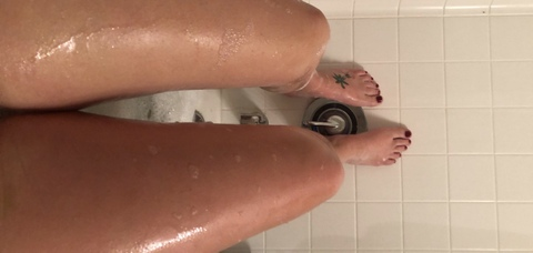 tallnerdywoman onlyfans leaked picture 1