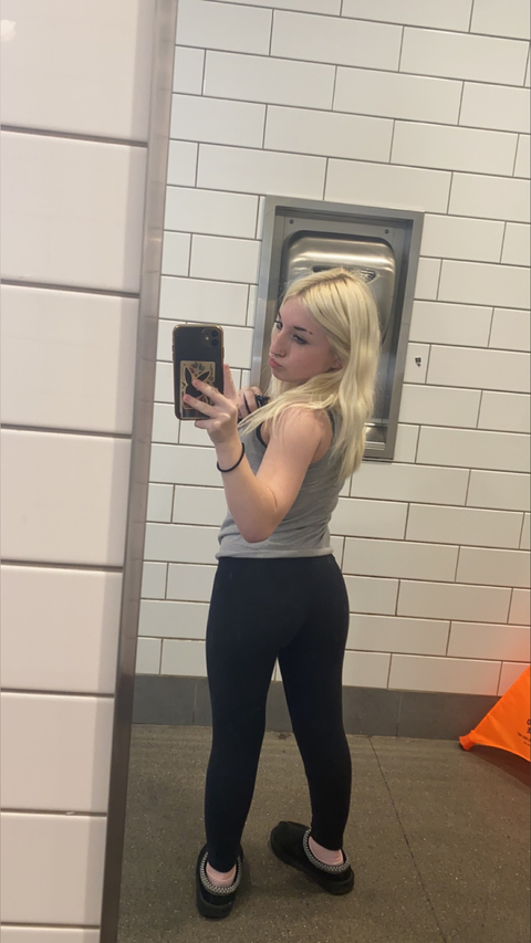 tinybabyxoxo69 onlyfans leaked picture 1