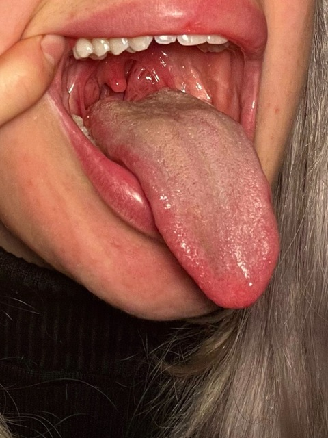 tonguequeen12 onlyfans leaked picture 1