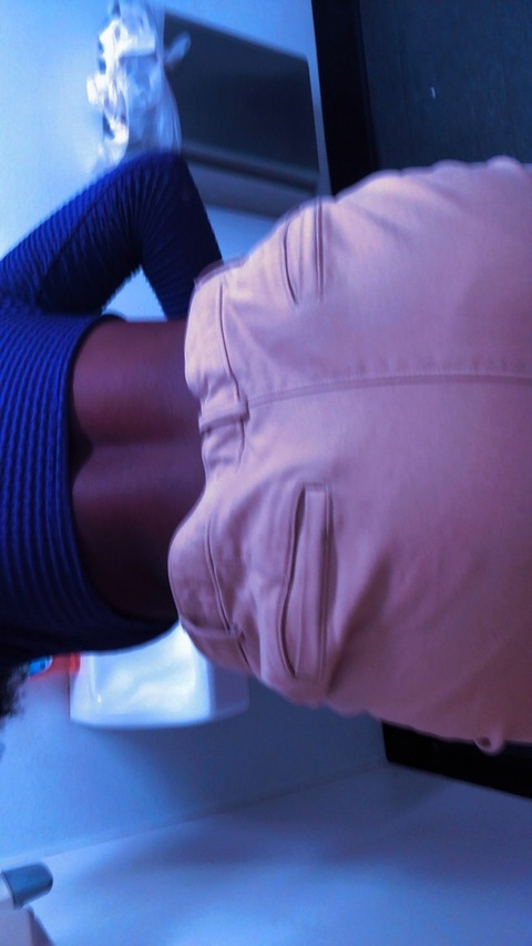 weirdfatassblackb1tch onlyfans leaked picture 1